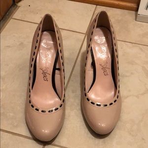 Super cute Beige with black wedges!